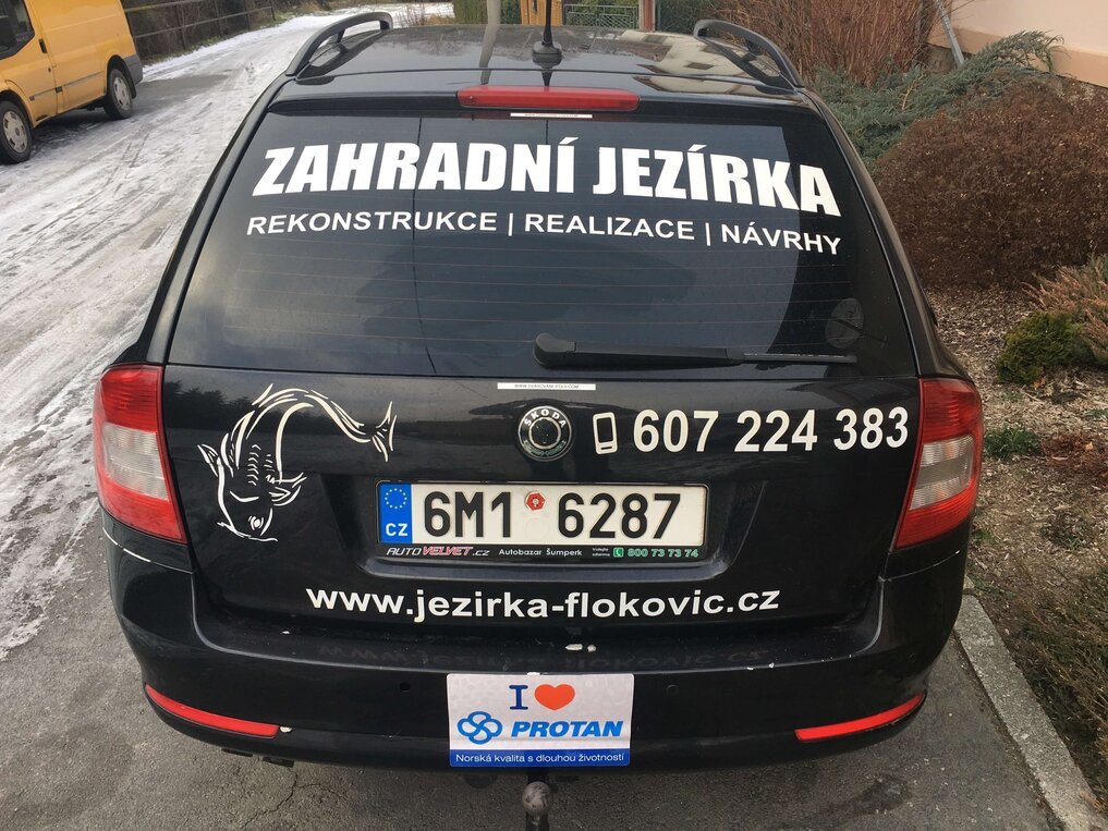 Samolepková kampaň auto jezírka Flokovic Samolepková kampaň auto jezírka Flokovic